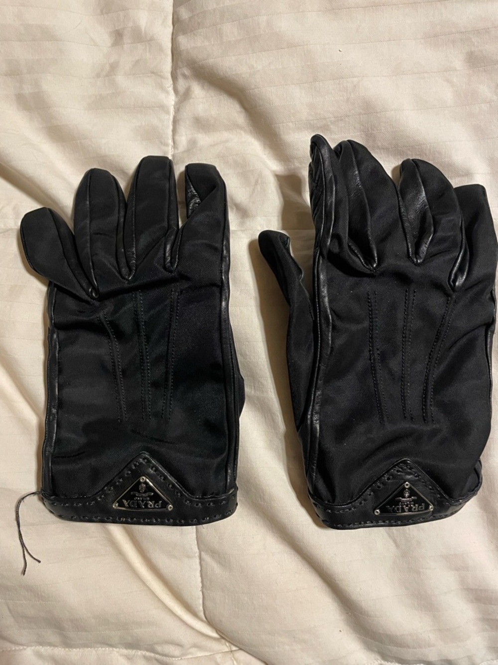 PRADA Black Women’s Nylon and Leather gloves. Size 7.5